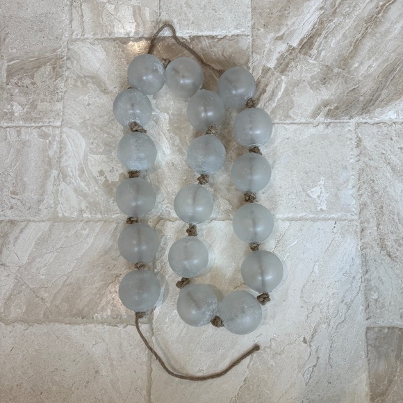 NEW Pottery Barn Clear Handcrafted Oversized Sea Glass Garland - Picture 9 of 10